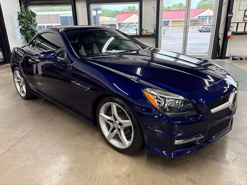 Used 2014 Mercedes-Benz SLK 350 w/ Sport Package image 18
