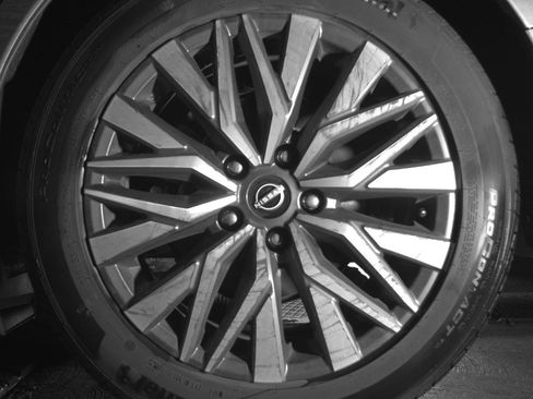 Used 2025 Nissan Altima 2.5 SV image 14