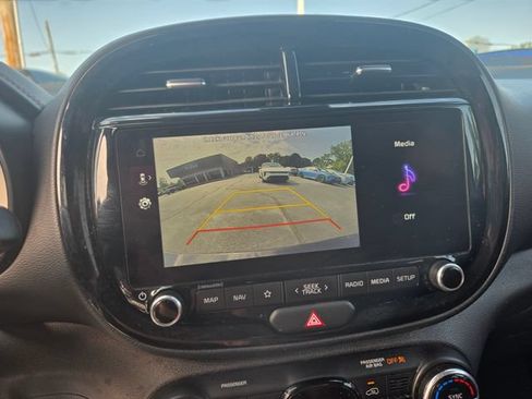 Used 2023 Kia Soul GT-Line FWD image 12