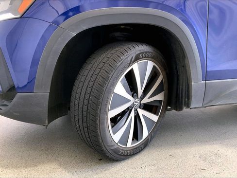 Used 2023 Volkswagen Taos SE FWD image 20