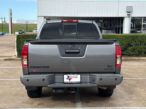 Used 2021 Nissan Frontier SV w/ Midnight Edition Floor Mats image 8