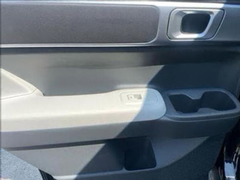 New 2025 Hyundai Santa Fe SE image 16