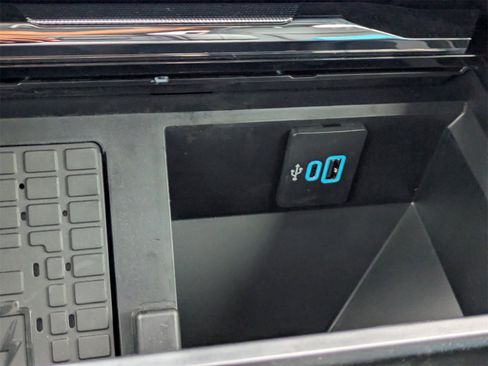 New 2026 Ford F250 Lariat w/ Black Appearance Package image 24