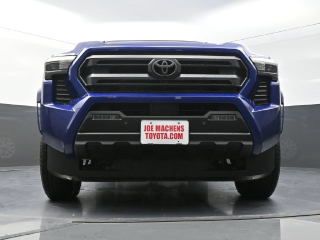 Used 2025 Toyota Tacoma SR5 w/ SR5 Upgrade Package AWD/4WD image 31