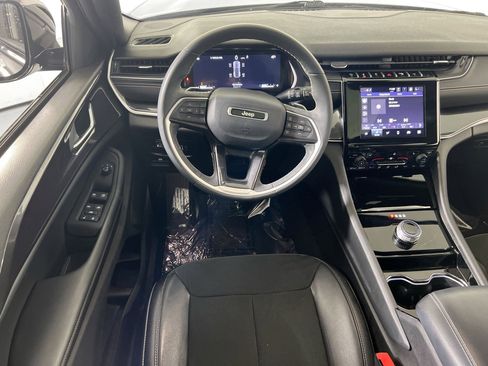 Used 2023 Jeep Grand Cherokee Altitude AWD/4WD image 22