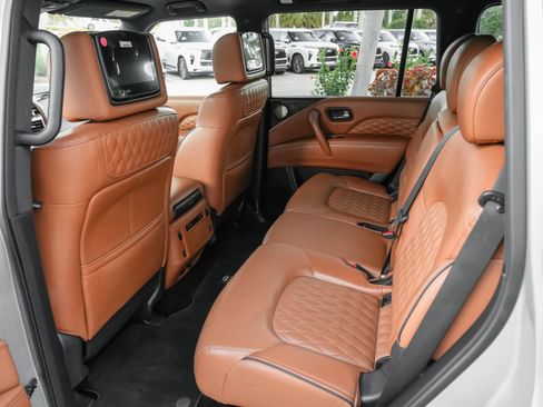 Used 2023 INFINITI QX80 Sensory w/ Cargo Package AWD/4WD image 18