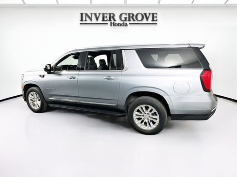 Used 2023 GMC Yukon XL SLT AWD/4WD image 7
