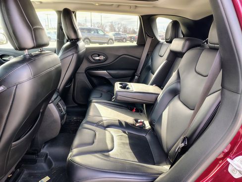 Used 2019 Jeep Cherokee Limited image 13