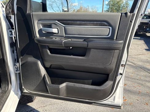 Used 2022 RAM 3500 Big Horn image 36