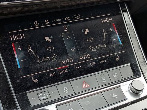 Used 2023 Audi Q7 3.0T Premium w/ Convenience Package image 11