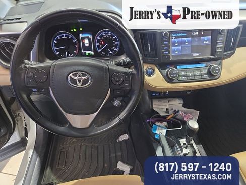 Used 2018 Toyota RAV4 Limited image 9