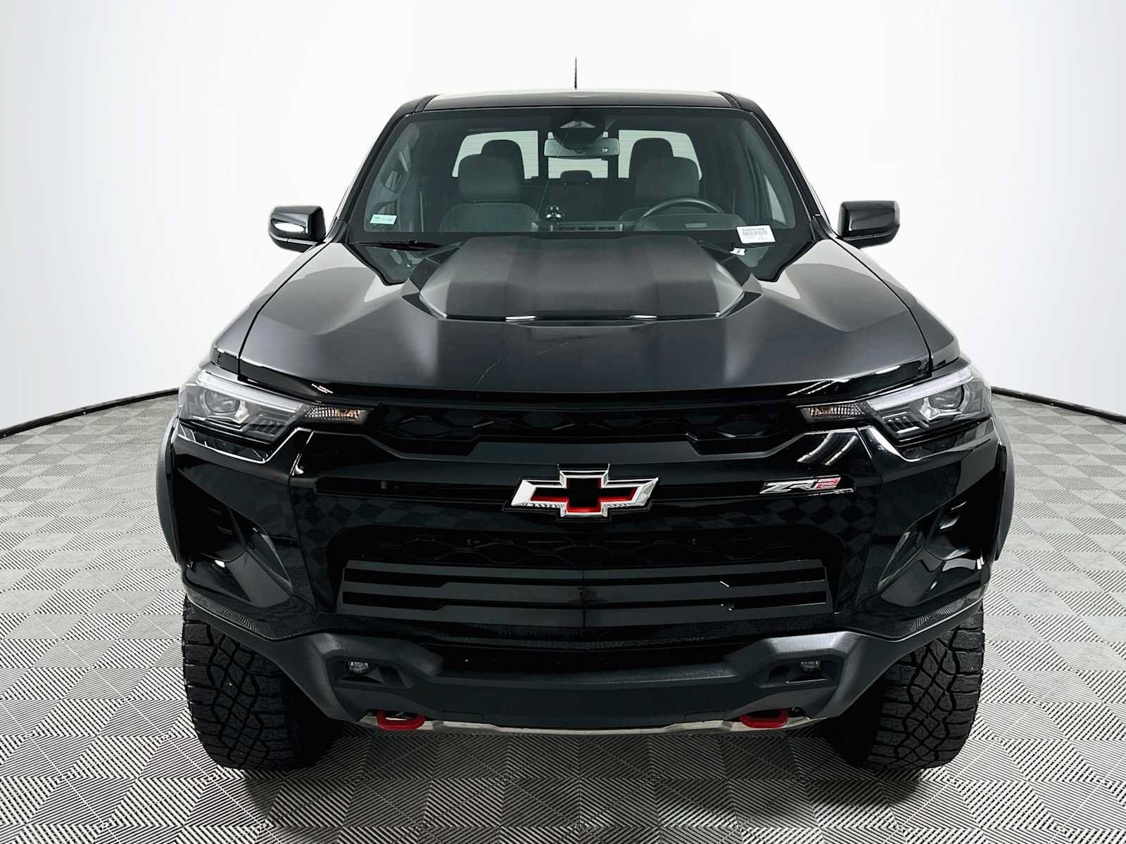 Used 2024 Chevrolet Colorado ZR2 w/ Safety Package AWD/4WD image 2