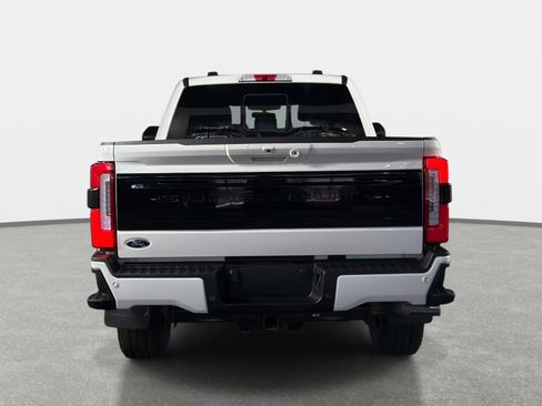 Used 2025 Ford F250 Platinum AWD/4WD image 4