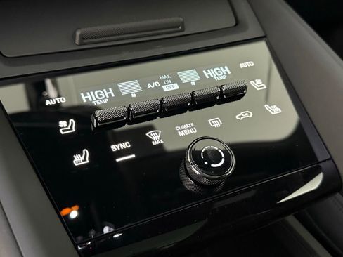 New 2025 Porsche Macan 4 Electric image 34