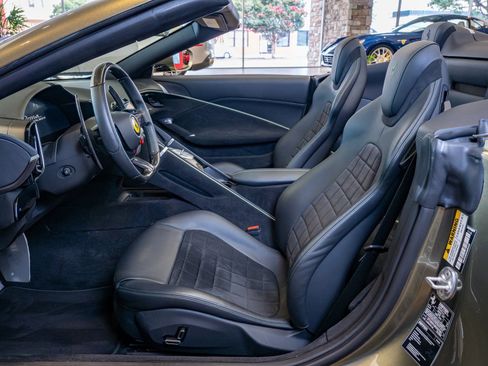 Used 2024 Ferrari Roma Spider image 10