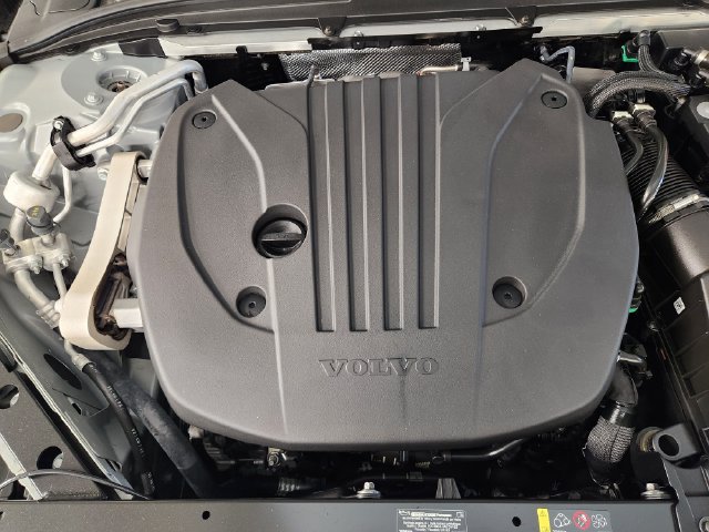 Certified 2026 Volvo V60 B5 Cross Country Plus w/ Protection Package Premier AWD/4WD image 32