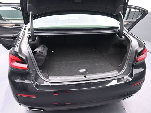 Used 2023 BMW 530e xDrive w/ Executive Package image 18