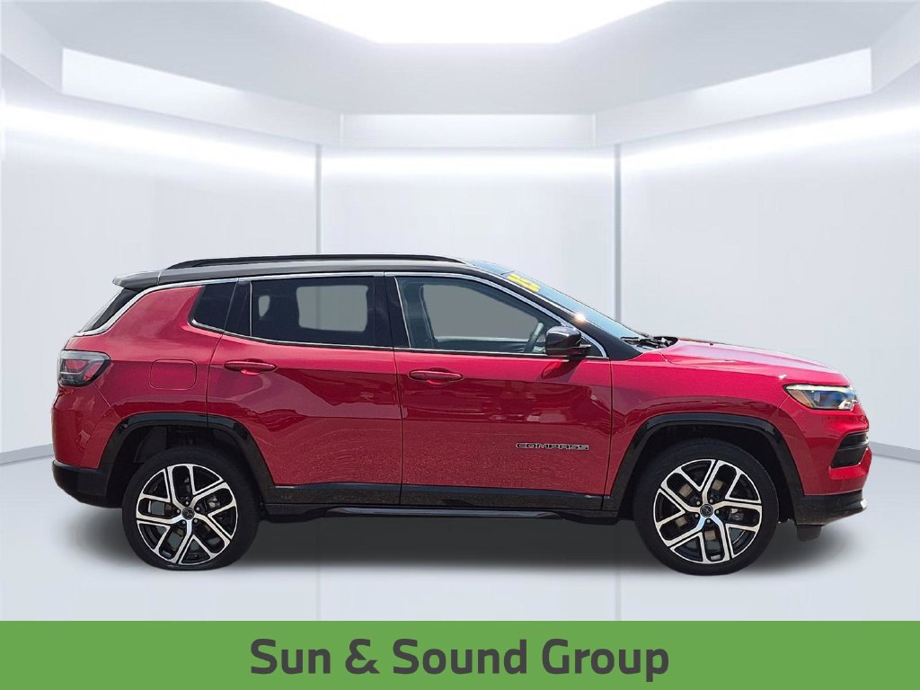 Used 2025 Jeep Compass Limited w/ Elite Group AWD/4WD image 8