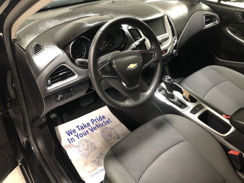 Used 2018 Chevrolet Cruze LS image 18