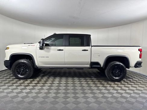 Used 2026 Chevrolet Silverado 2500 ZR2 AWD/4WD image 7