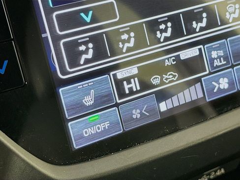 Used 2025 Subaru Forester Sport image 27