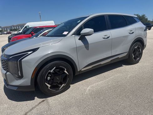 Certified 2026 Kia Sportage EX FWD image 7