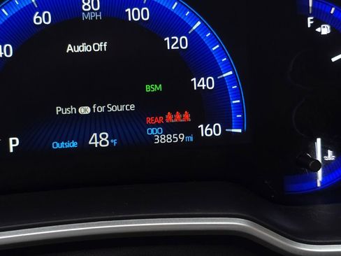 Used 2021 Toyota Corolla XSE image 27