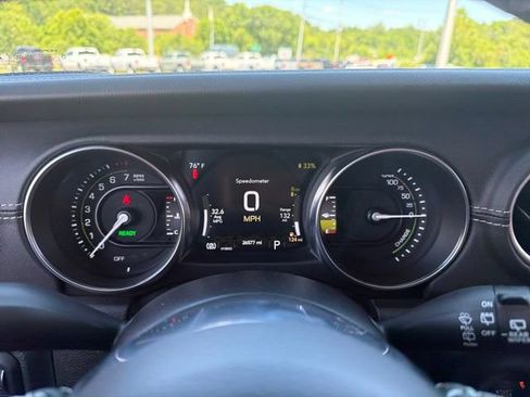 Used 2023 Jeep Wrangler Unlimited Sahara w/ Cold Weather Group AWD/4WD image 12