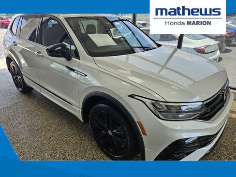 Used 2022 Volkswagen Tiguan SE R-Line AWD/4WD image 1