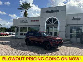 Used 2024 Jeep Grand Cherokee Altitude AWD/4WD video 1