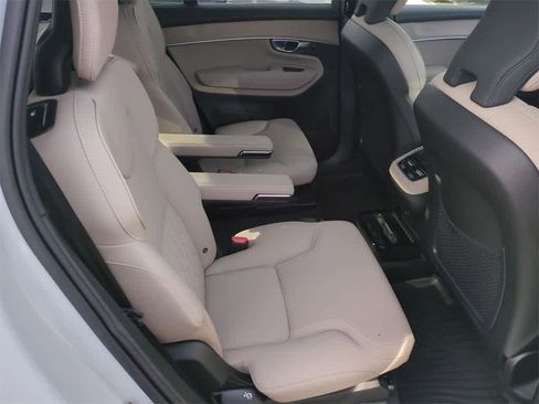 New 2026 Volvo XC90 B6 Plus image 13