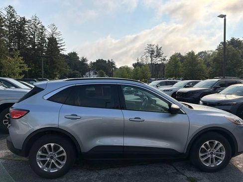 Used 2022 Ford Escape SE w/ Cold Weather Package AWD/4WD image 11