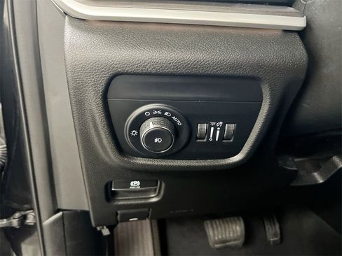 Used 2022 Jeep Grand Cherokee L Limited w/ Trailer Tow Group (B) image 18