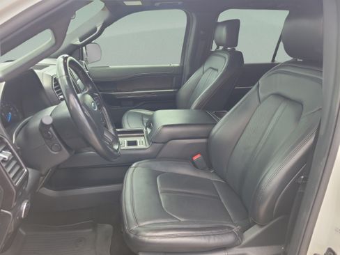 Used 2020 Ford Expedition Limited w/ Equipment Group 302A RWD image 17