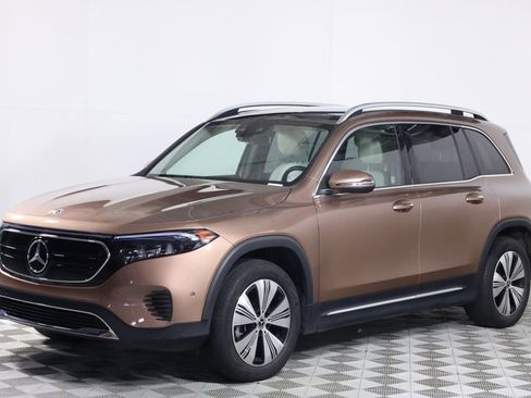 Used 2023 Mercedes-Benz EQB 300 4MATIC image 3