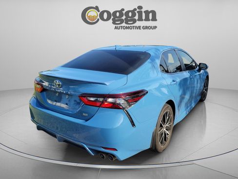 Used 2023 Toyota Camry SE FWD image 5