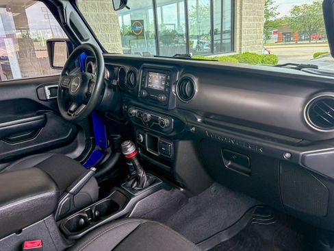 Used 2019 Jeep Wrangler Unlimited Sport AWD/4WD image 26