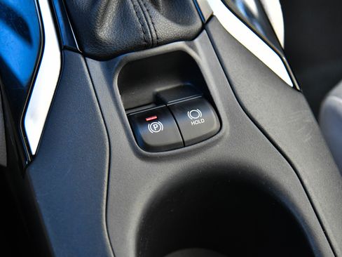 Used 2024 Toyota Corolla Cross L image 27