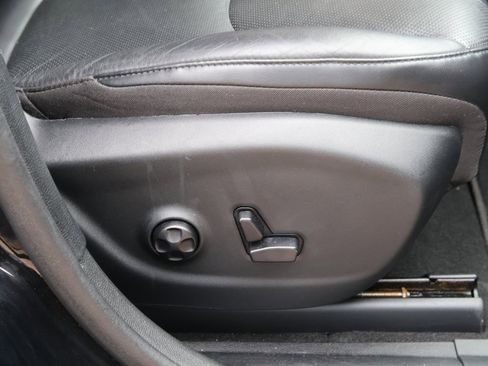 Used 2020 Jeep Cherokee Limited image 11