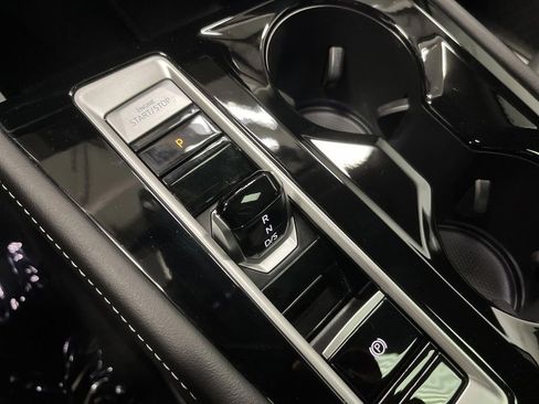 Used 2024 Volkswagen Atlas SEL Premium R-Line image 23