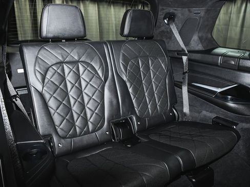 Used 2023 BMW X7 xDrive40i w/ Executive Package image 79