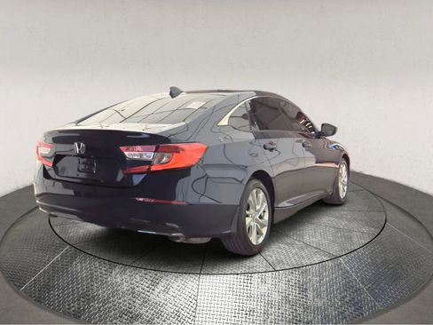 Used 2018 Honda Accord LX image 2