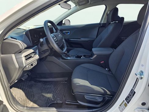 New 2025 Kia K4 LXS image 16