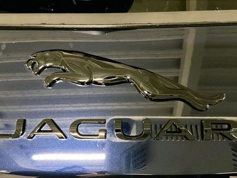 Certified 2025 Jaguar F-PACE R-Dynamic S image 7