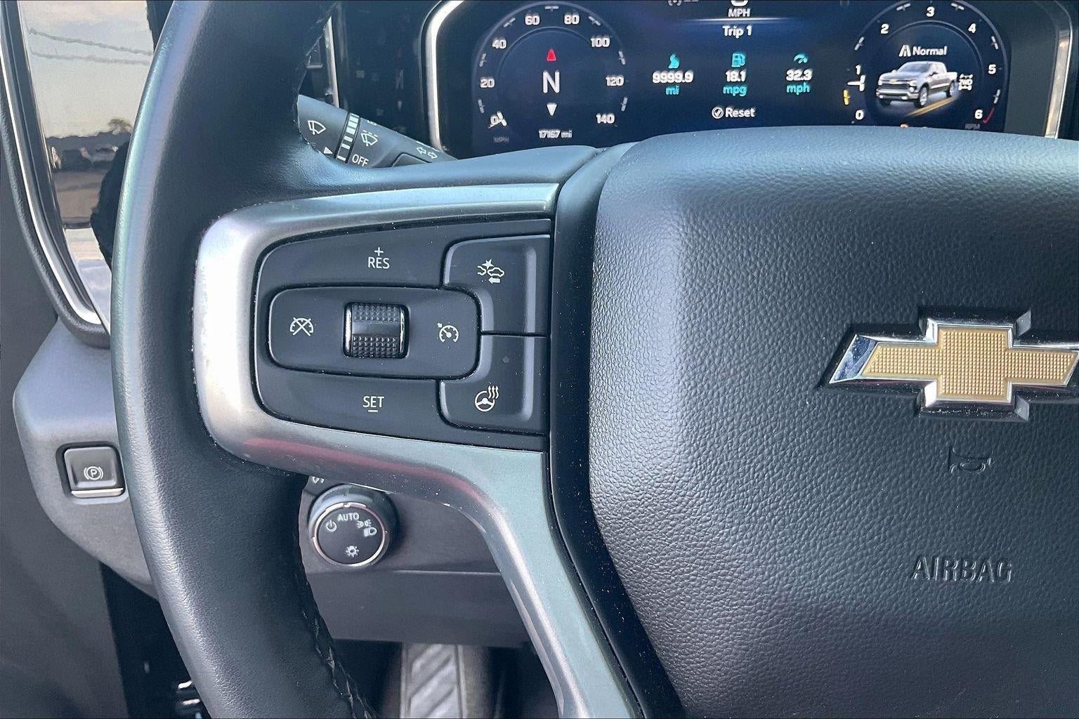 Used 2023 Chevrolet Silverado 1500 LT AWD/4WD image 19