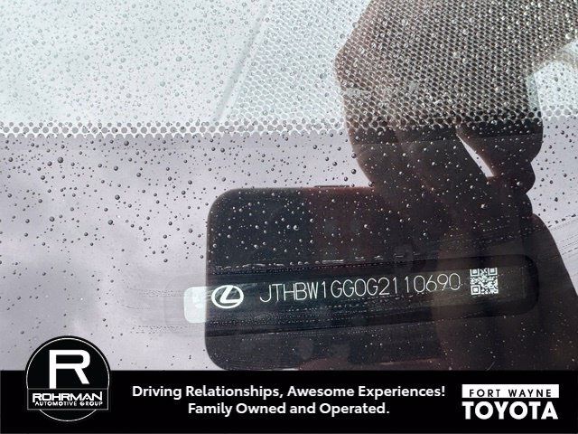 Used 2016 Lexus ES 300h w/ Luxury Package w/Wood Trim FWD image 9