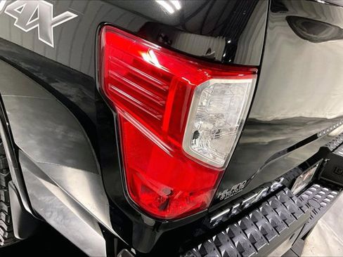 Used 2018 Nissan Titan PRO-4X w/ Pro-4x Convenience Package image 29