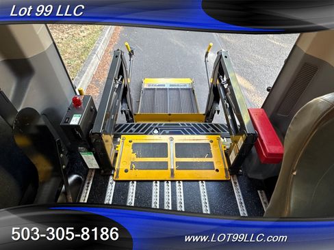 Used 2018 Ford Transit 150 XL image 21