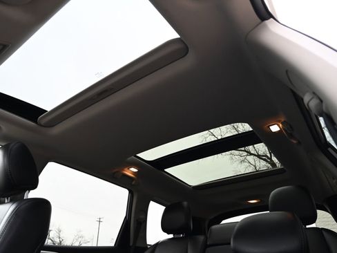 Used 2020 Nissan Pathfinder Platinum image 39