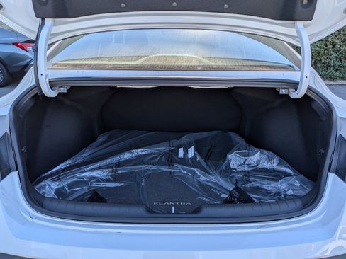 New 2026 Hyundai Elantra SE image 21